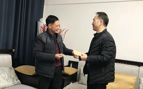 集團領導春節前走訪慰問一線職工、困難職工和離退休老干部(圖2)