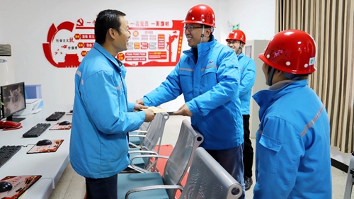 集團領導春節前走訪慰問一線職工、困難職工和離退休老干部(圖6)