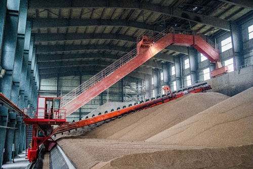 三峽日報:楚星化工26萬噸磷肥保春耕(圖1) 三峽日報:楚星化工26萬噸磷肥保春耕(圖1)