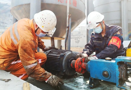 宜化兩個班組獲得宜昌市“工人先鋒號”榮譽稱號(圖6) 宜化兩個班組獲得宜昌市“工人先鋒號”榮譽稱號(圖6)