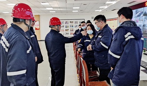 王大真除夕到松滋肥業和楚星公司走訪慰問(圖2) 王大真除夕到松滋肥業和楚星公司走訪慰問(圖2)