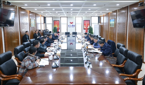 宜昌市國資委黨委書記、主任黃智華一行到宜化集團(tuán)調(diào)研(圖1)