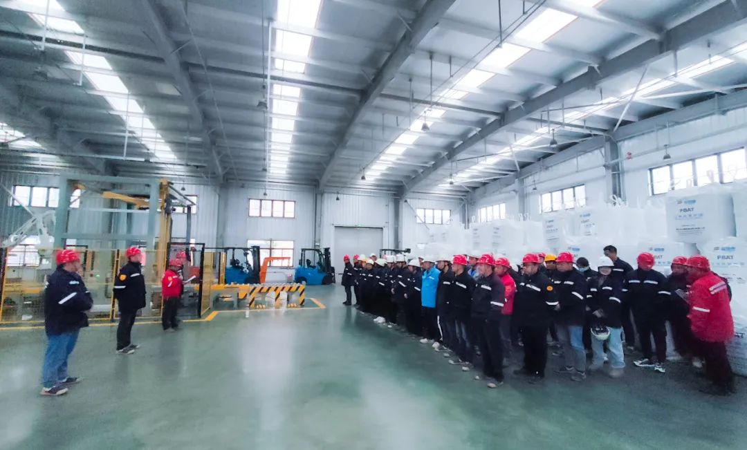 降解新材料公司:嚴抓細管保安全,全力以赴戰大修(圖3) 降解新材料公司:嚴抓細管保安全,全力以赴戰大修(圖3)