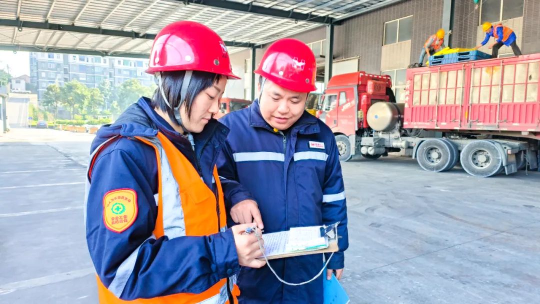 楚星公司生產(chǎn)技術(shù)黨支部:瞄準(zhǔn)“靶點(diǎn)”發(fā)力,織密監(jiān)督網(wǎng)絡(luò)(圖4) 楚星公司生產(chǎn)技術(shù)黨支部:瞄準(zhǔn)“靶點(diǎn)”發(fā)力,織密監(jiān)督網(wǎng)絡(luò)(圖4)