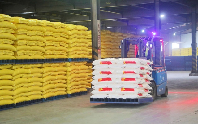 喜訊！聯(lián)化公司“辛?xí)r代”尿素成功下線(圖1)