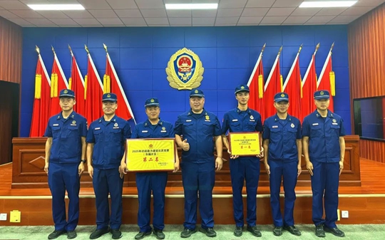 新疆宜化代表隊在自治區消防比武競賽中勇奪佳績(圖1) 新疆宜化代表隊在自治區消防比武競賽中勇奪佳績(圖1)