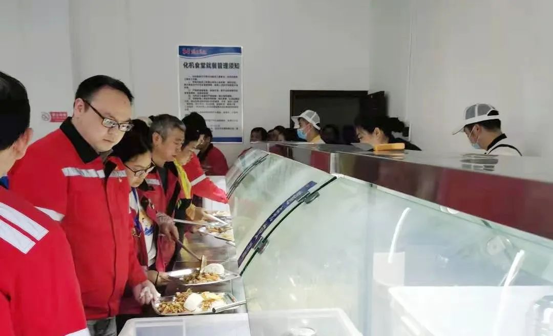 【辦實(shí)事】化機(jī)公司:聽心聲解難題 為職工服好務(wù)(圖1) 圖片