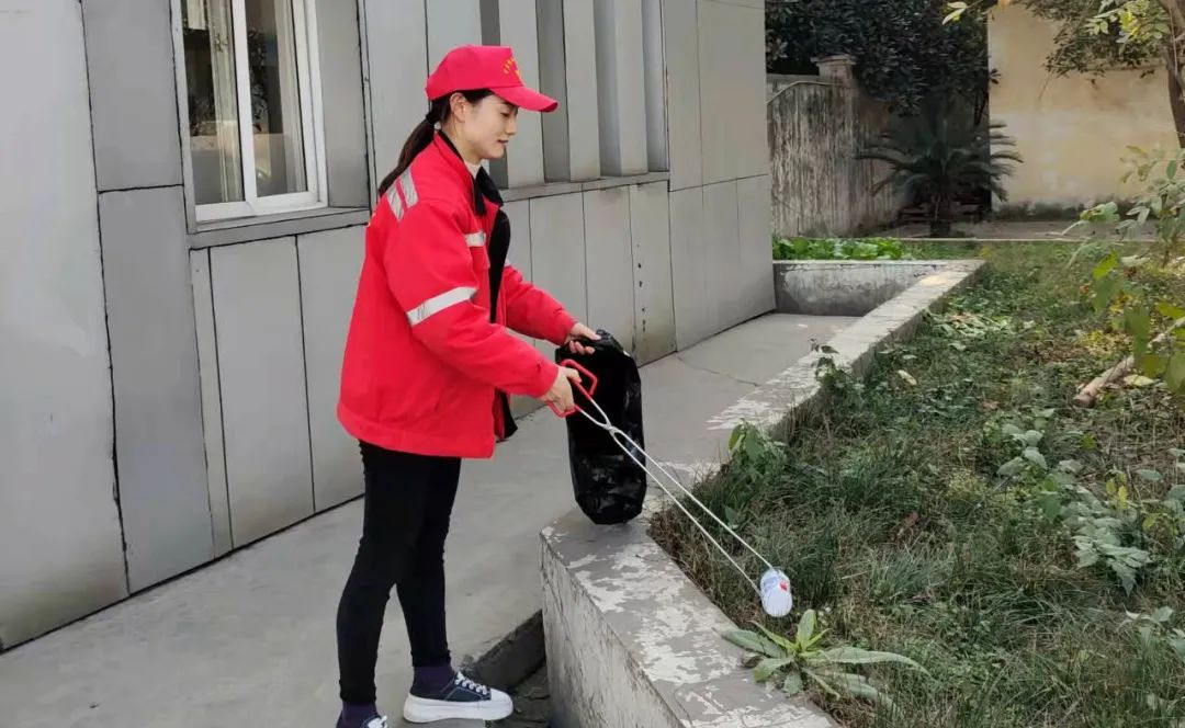 化機公司:爭創(chuàng)文明典范城,志愿服務我先行(圖2) 圖片