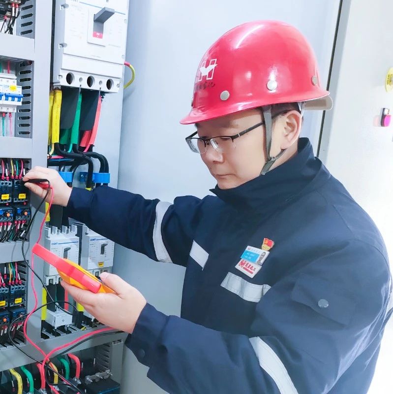 【宜化榜樣】楚星公司江剛：扎根一線，保障電氣設備平穩運行